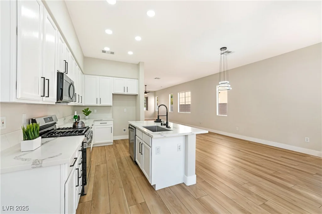 10017 Snow Crest, Las Vegas, NV 89134