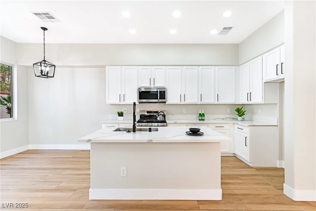10017 Snow Crest, Las Vegas, NV 89134