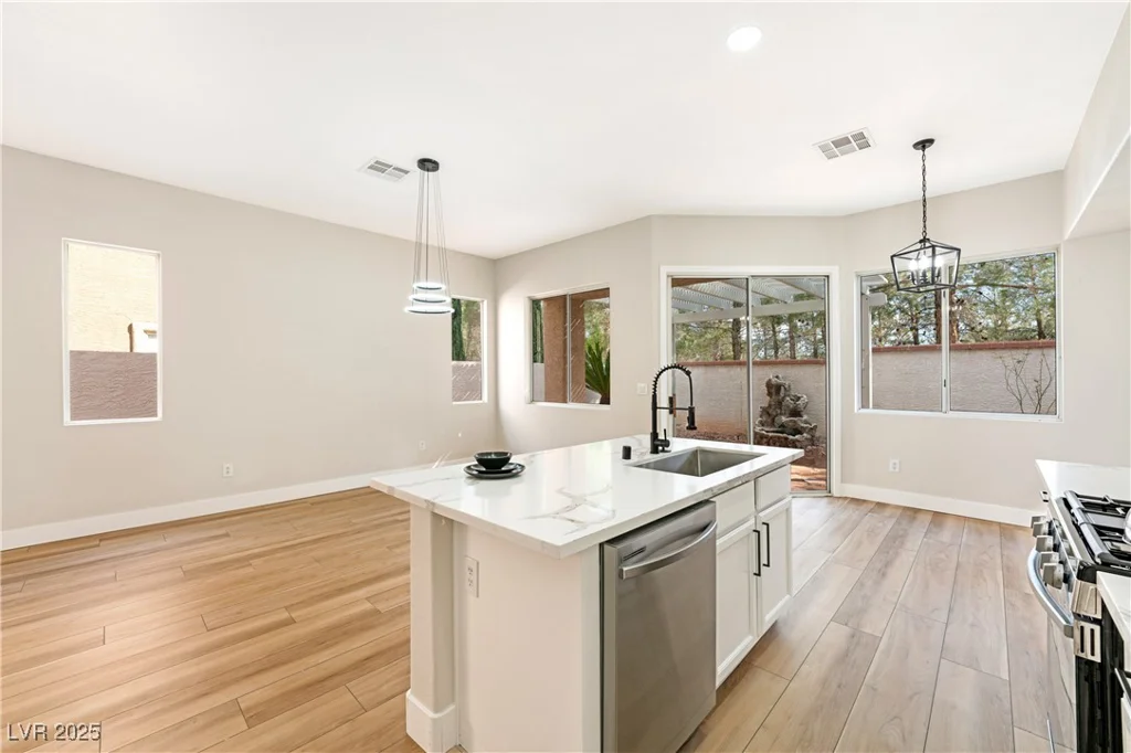 10017 Snow Crest, Las Vegas, NV 89134
