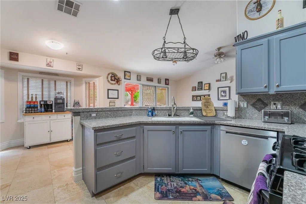 7517 Elk Meadows, Las Vegas, NV 89131