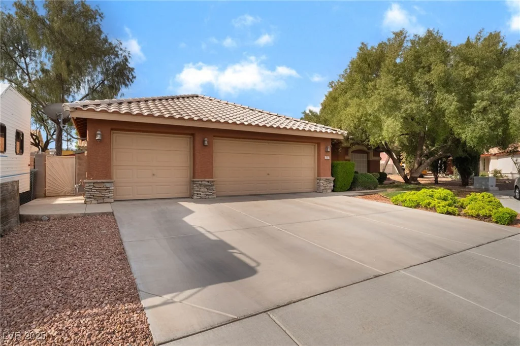 7517 Elk Meadows, Las Vegas, NV 89131