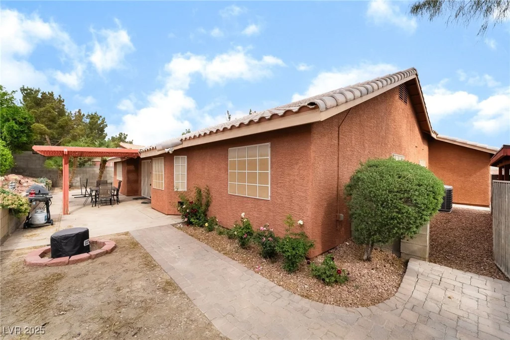 7517 Elk Meadows, Las Vegas, NV 89131