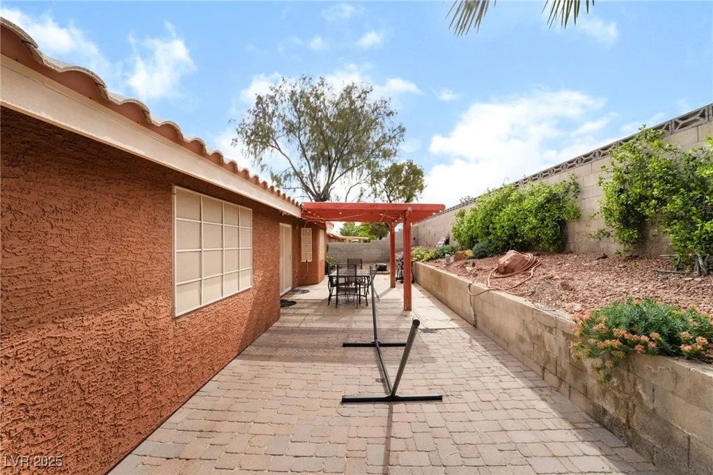 7517 Elk Meadows, Las Vegas, NV 89131