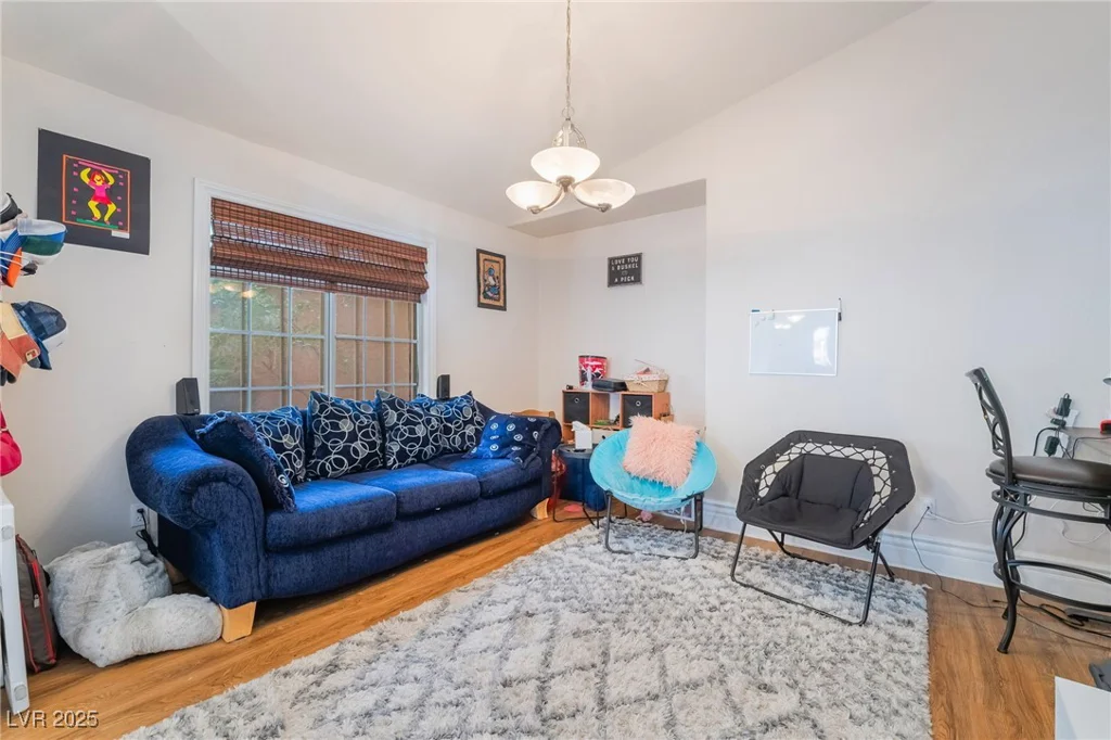 7517 Elk Meadows, Las Vegas, NV 89131