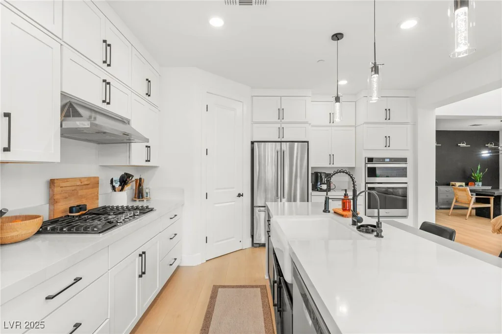 389 Red Feather Peak, Las Vegas, NV 89138