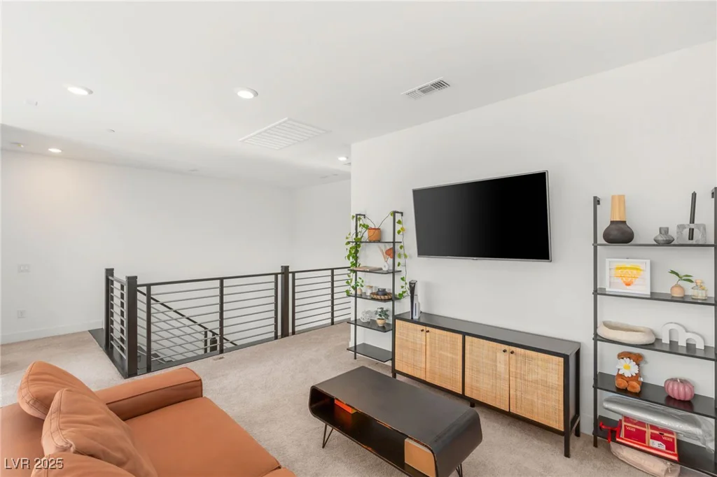 389 Red Feather Peak, Las Vegas, NV 89138