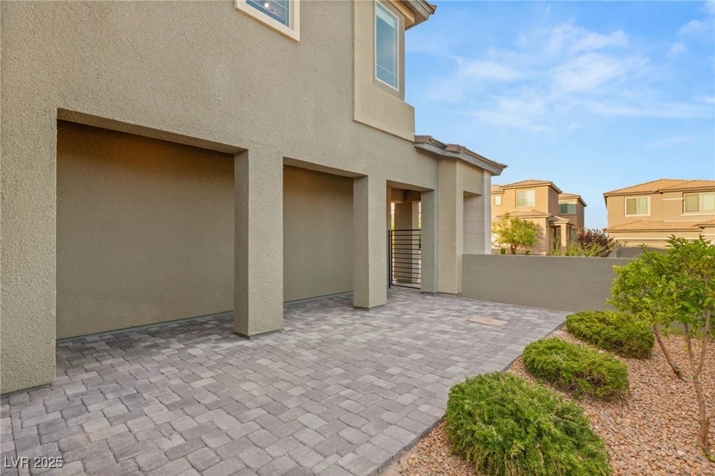 389 Red Feather Peak, Las Vegas, NV 89138