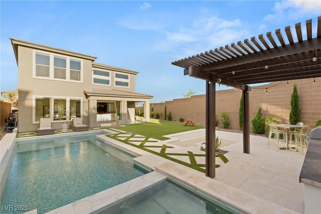 389 Red Feather Peak, Las Vegas, NV 89138