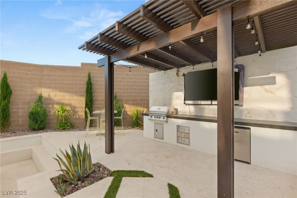 389 Red Feather Peak, Las Vegas, NV 89138