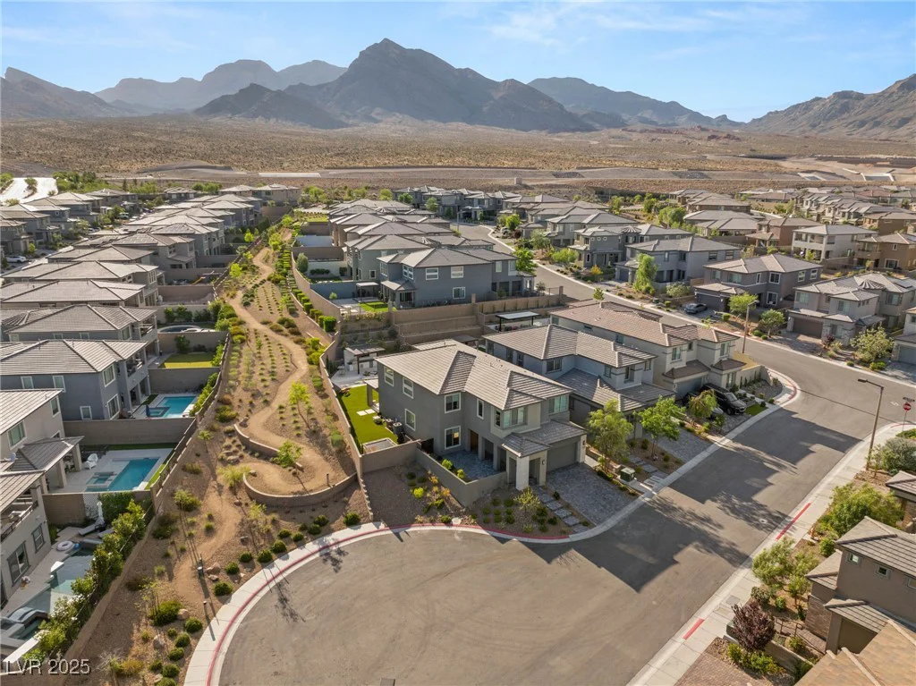 389 Red Feather Peak, Las Vegas, NV 89138