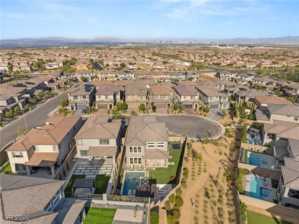 389 Red Feather Peak, Las Vegas, NV 89138