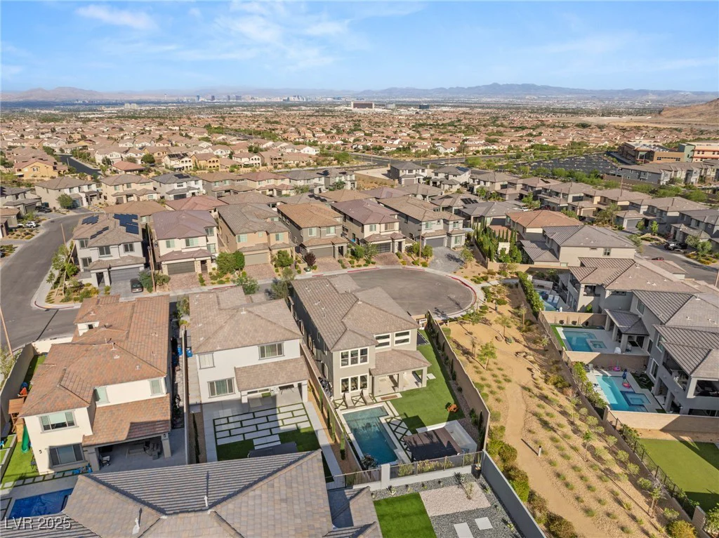 389 Red Feather Peak, Las Vegas, NV 89138