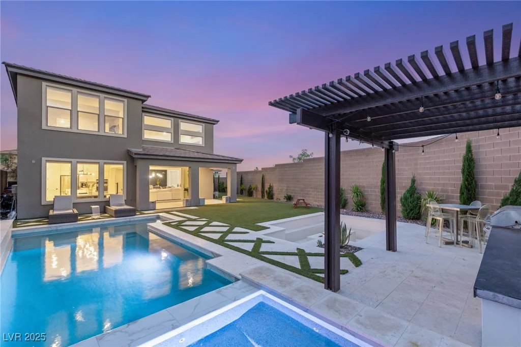 389 Red Feather Peak, Las Vegas, NV 89138