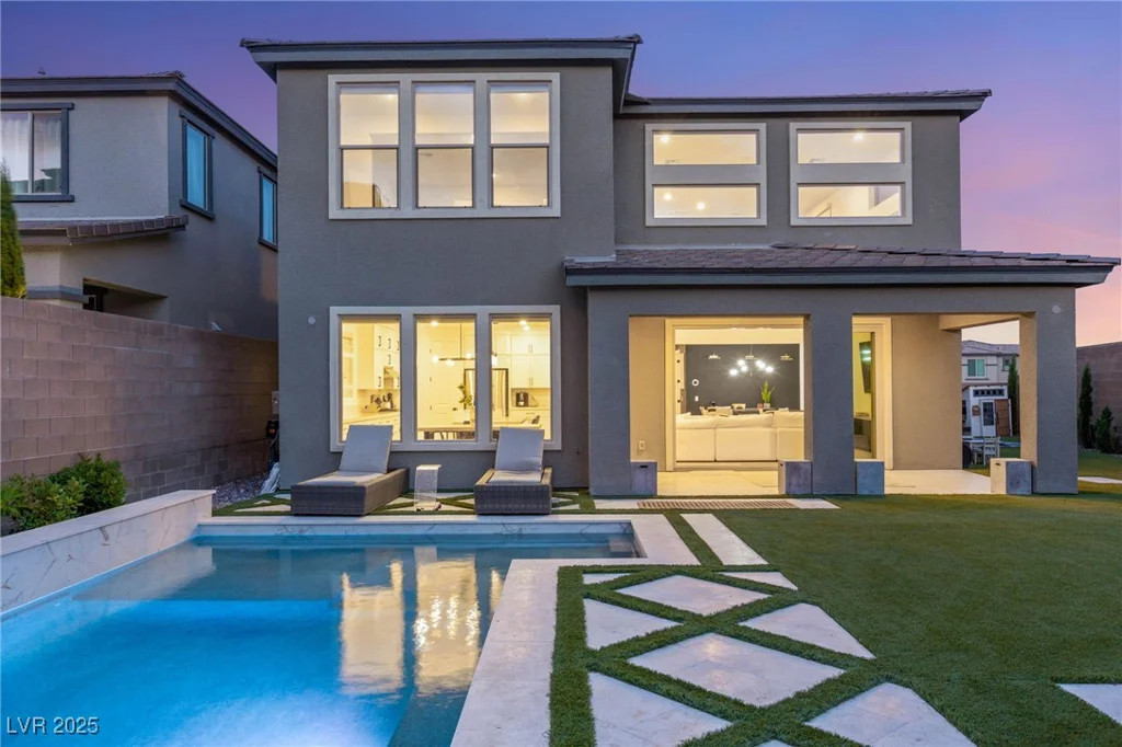 389 Red Feather Peak, Las Vegas, NV 89138