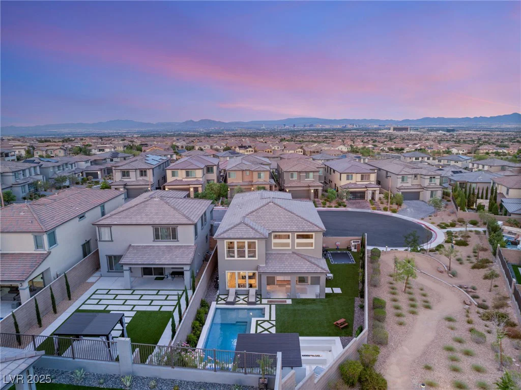 389 Red Feather Peak, Las Vegas, NV 89138