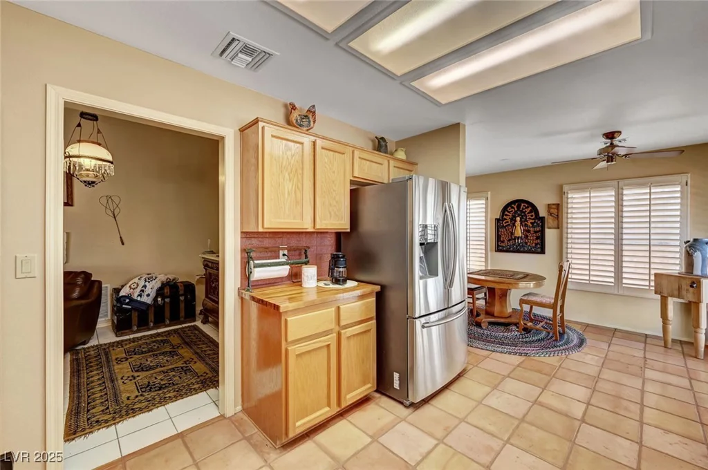9912 Woodhouse, Las Vegas, NV 89134