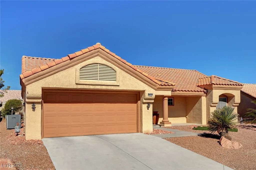 9912 Woodhouse, Las Vegas, NV 89134