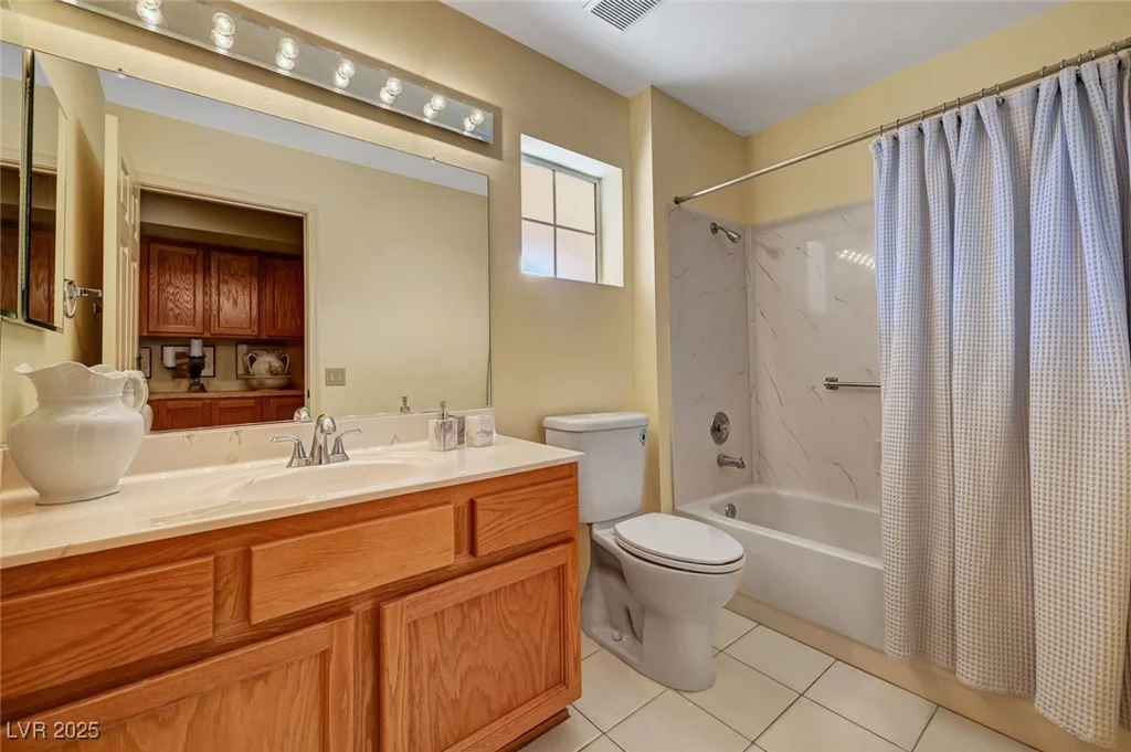 9912 Woodhouse, Las Vegas, NV 89134