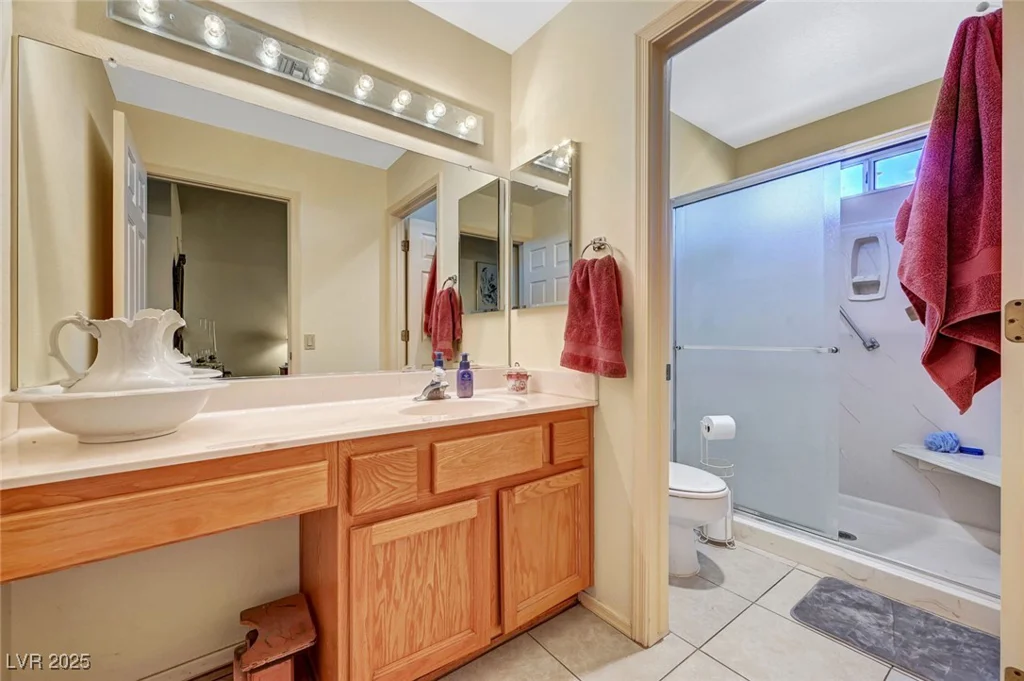 9912 Woodhouse, Las Vegas, NV 89134