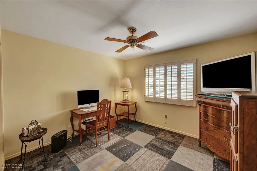 9912 Woodhouse, Las Vegas, NV 89134