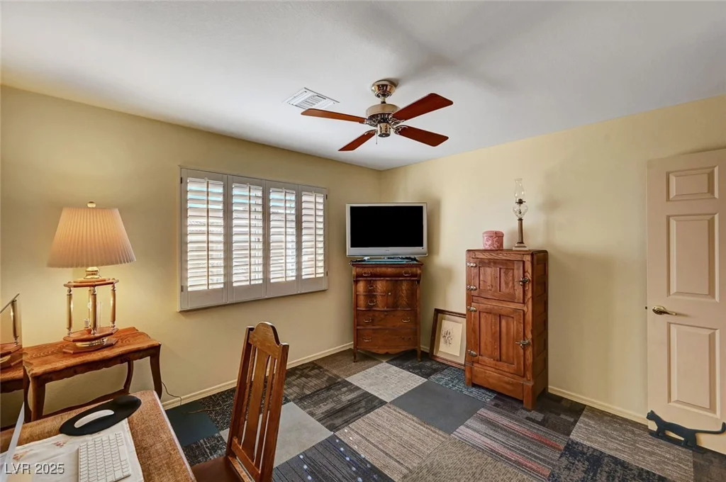 9912 Woodhouse, Las Vegas, NV 89134