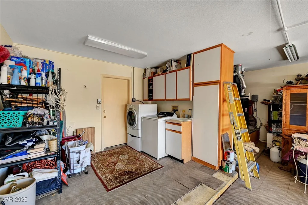 9912 Woodhouse, Las Vegas, NV 89134