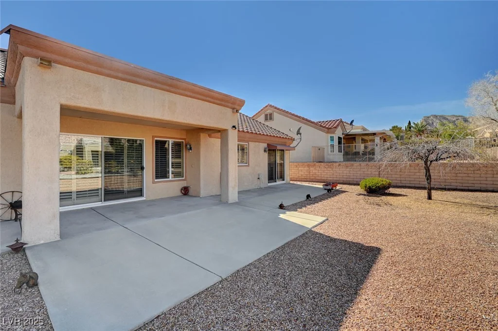 9912 Woodhouse, Las Vegas, NV 89134