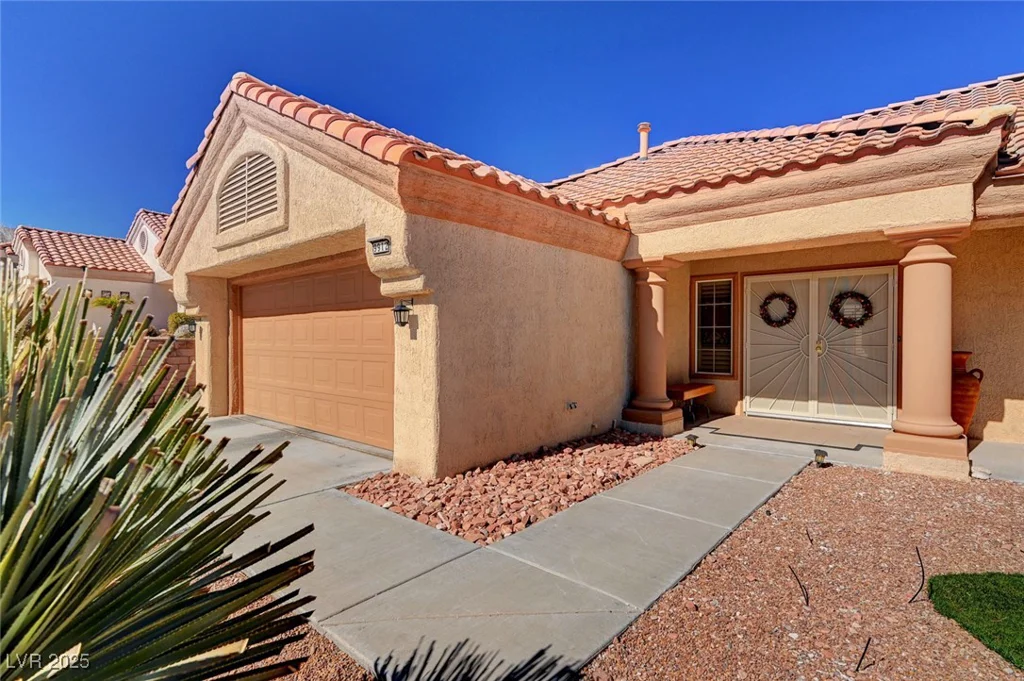 9912 Woodhouse, Las Vegas, NV 89134