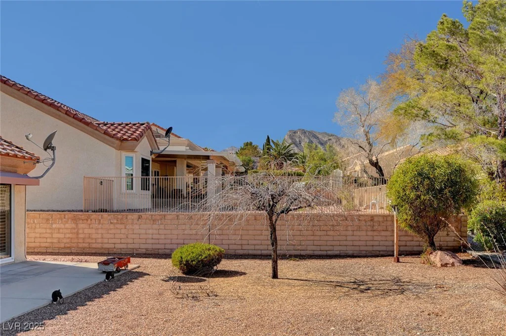 9912 Woodhouse, Las Vegas, NV 89134