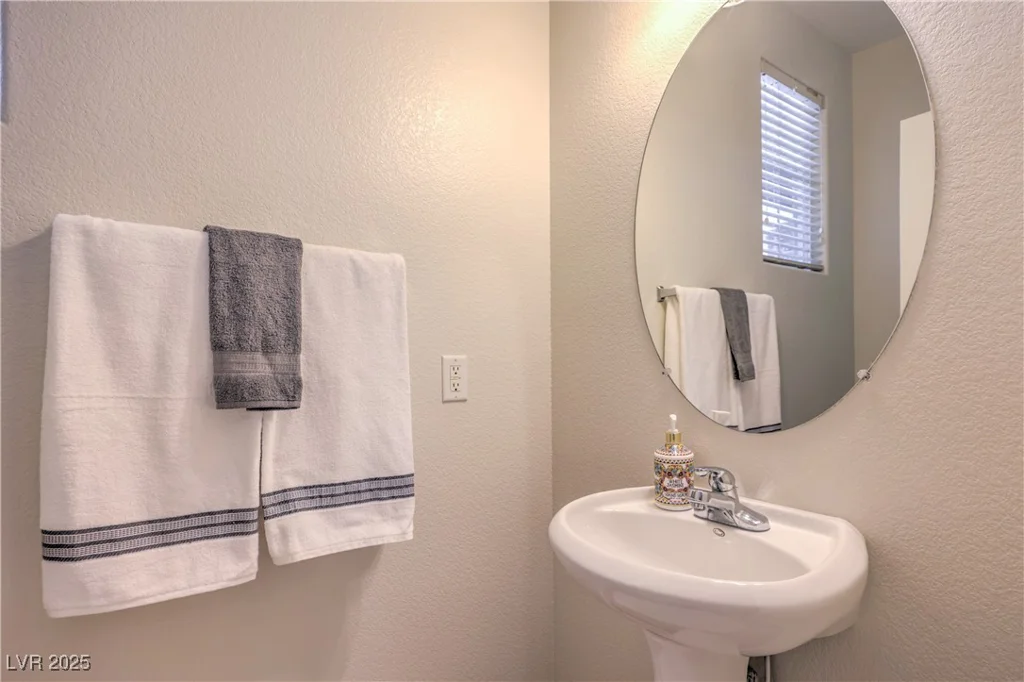 5889 Wildhorse Ledge, Las Vegas, NV 89131