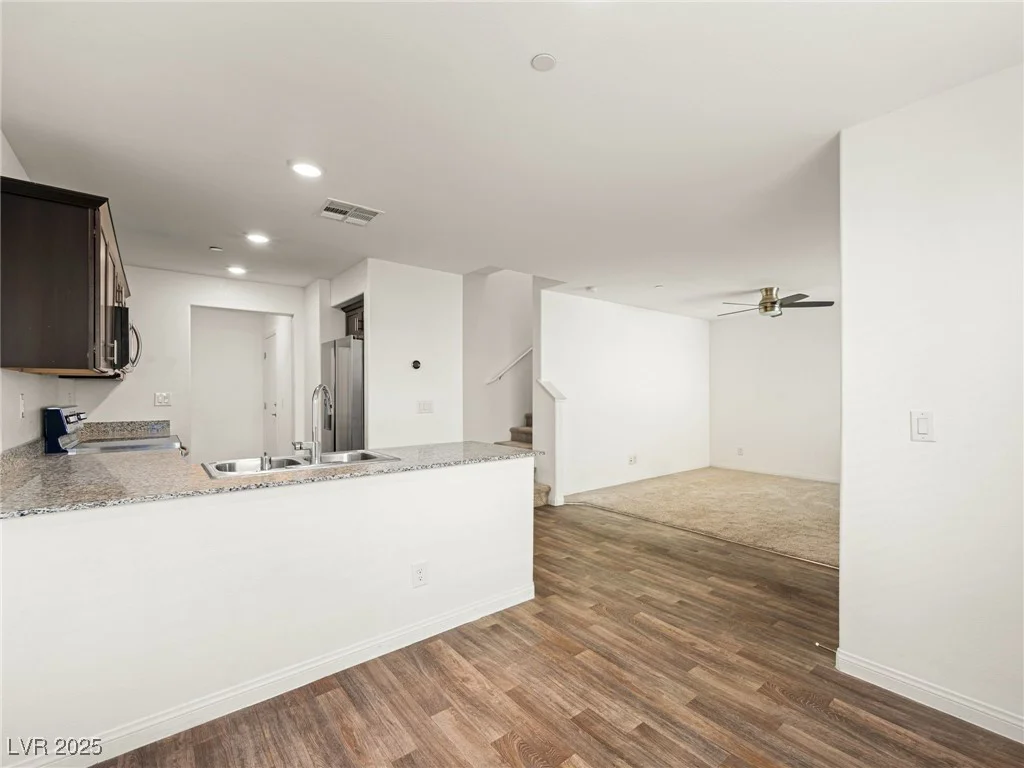 12112 Polar White, Las Vegas, NV 89183