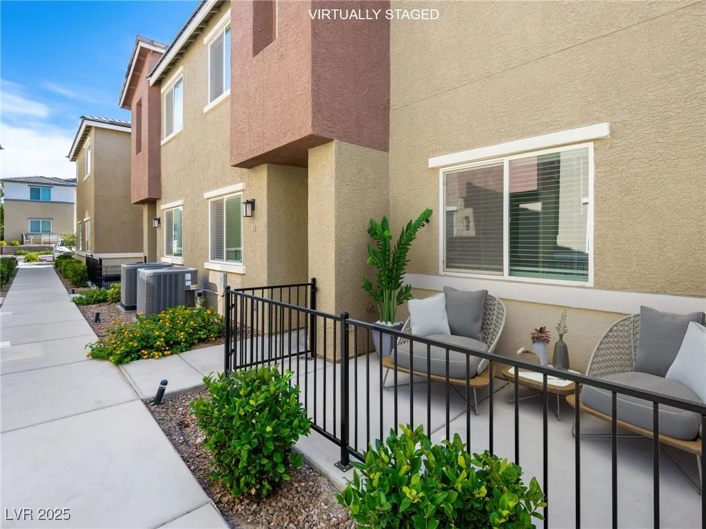 12112 Polar White, Las Vegas, NV 89183