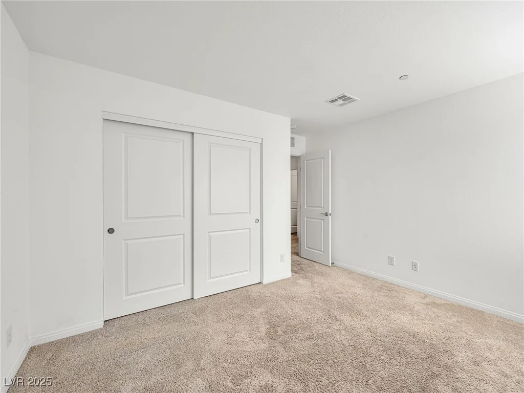 12112 Polar White, Las Vegas, NV 89183