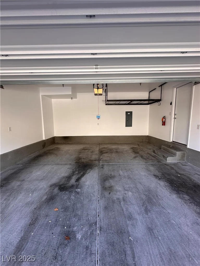12112 Polar White, Las Vegas, NV 89183