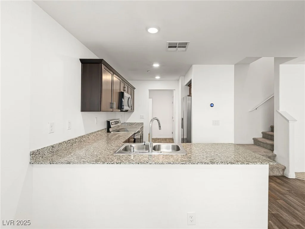 12112 Polar White, Las Vegas, NV 89183