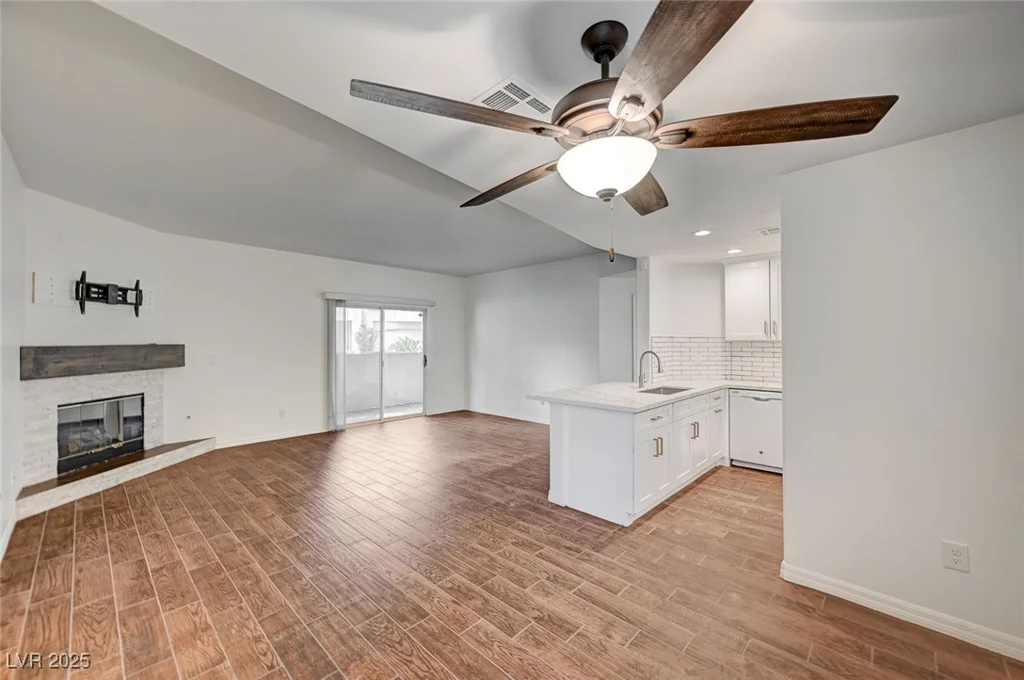 2050 Warm Springs, Henderson, NV 89014