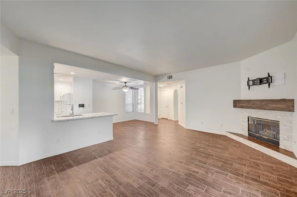 2050 Warm Springs, Henderson, NV 89014