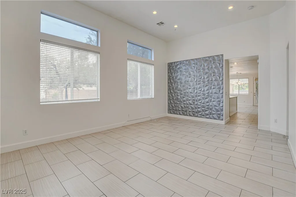 3200 Ridgecliff, Las Vegas, NV 89129
