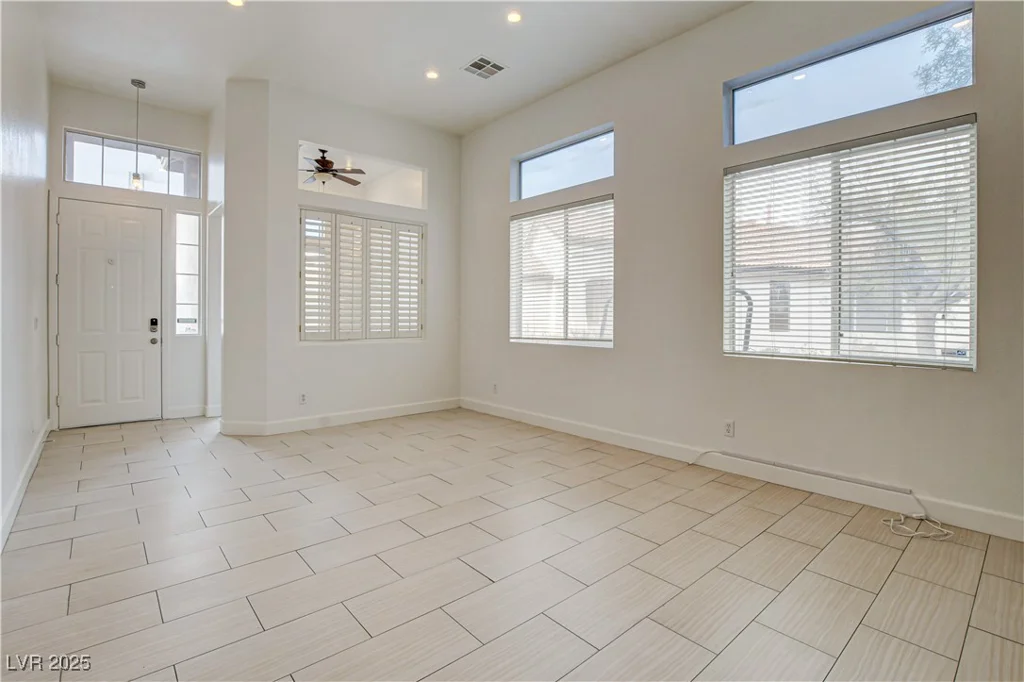 3200 Ridgecliff, Las Vegas, NV 89129