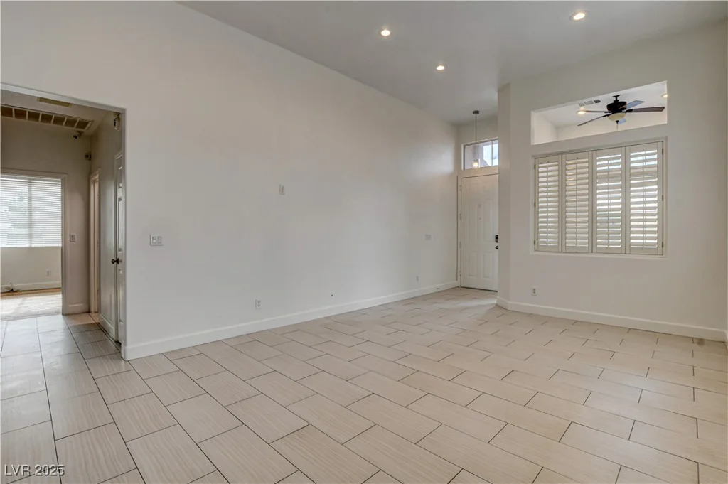 3200 Ridgecliff, Las Vegas, NV 89129