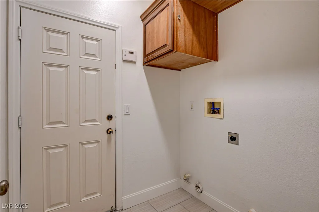 3200 Ridgecliff, Las Vegas, NV 89129