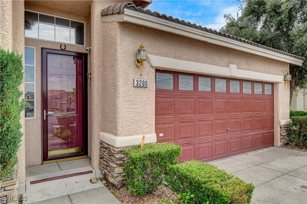 3200 Ridgecliff, Las Vegas, NV 89129