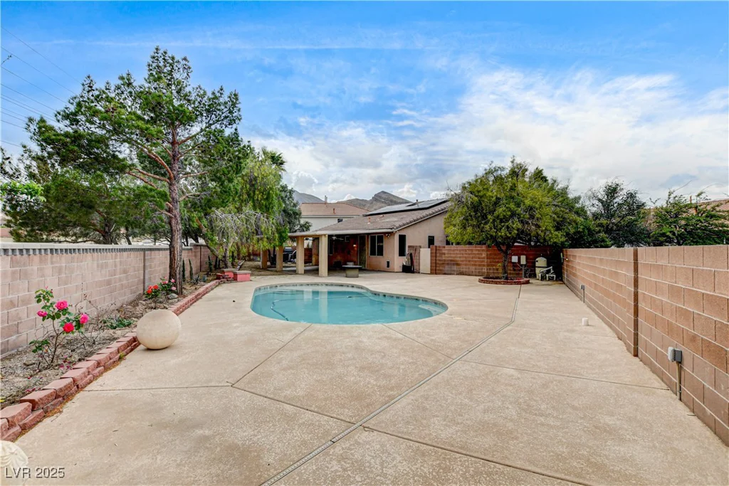 3200 Ridgecliff, Las Vegas, NV 89129