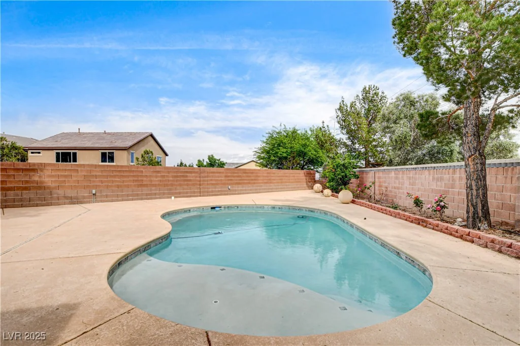 3200 Ridgecliff, Las Vegas, NV 89129