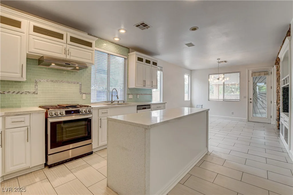 3200 Ridgecliff, Las Vegas, NV 89129