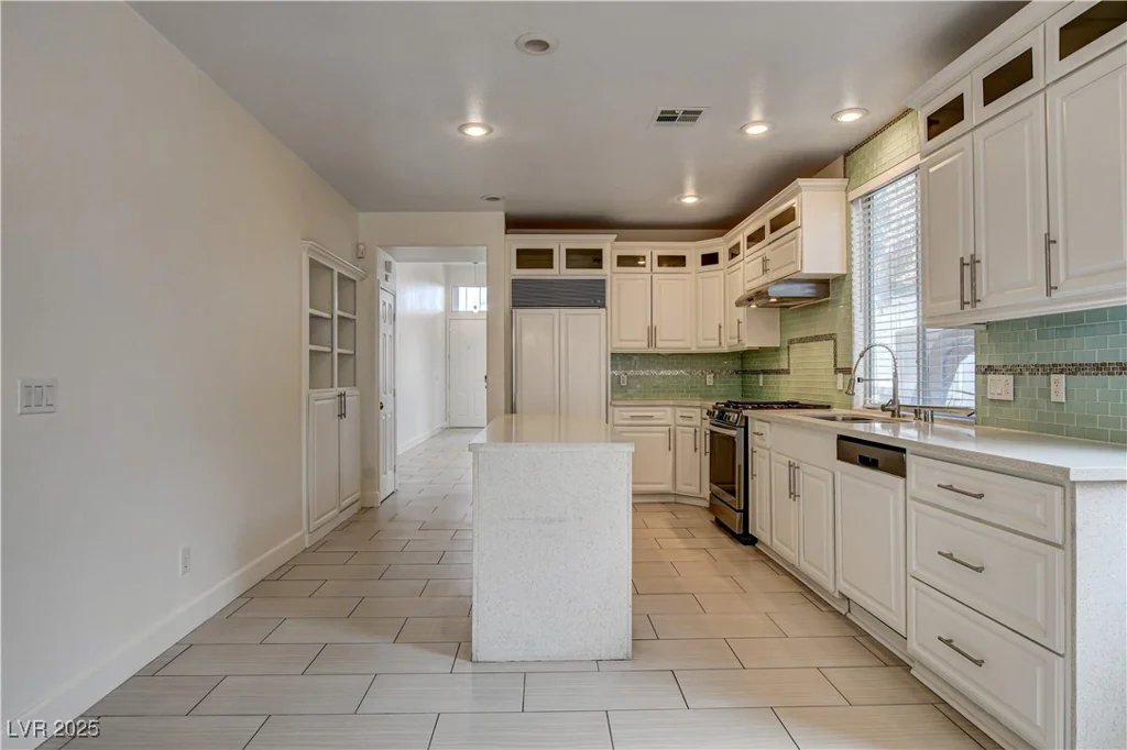 3200 Ridgecliff, Las Vegas, NV 89129