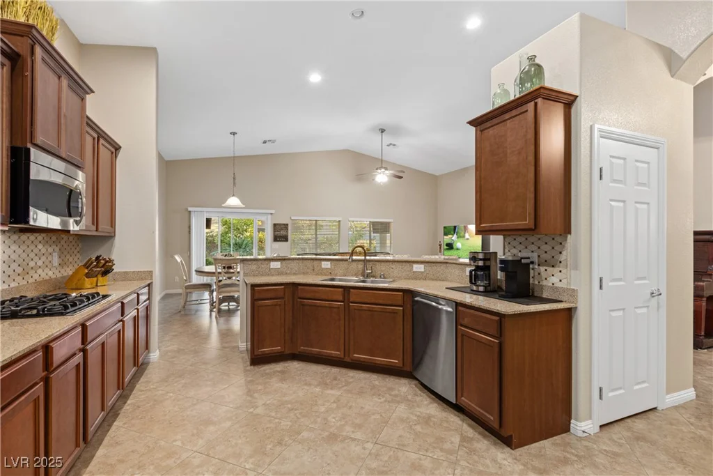 6413 White Tiger, Las Vegas, NV 89130