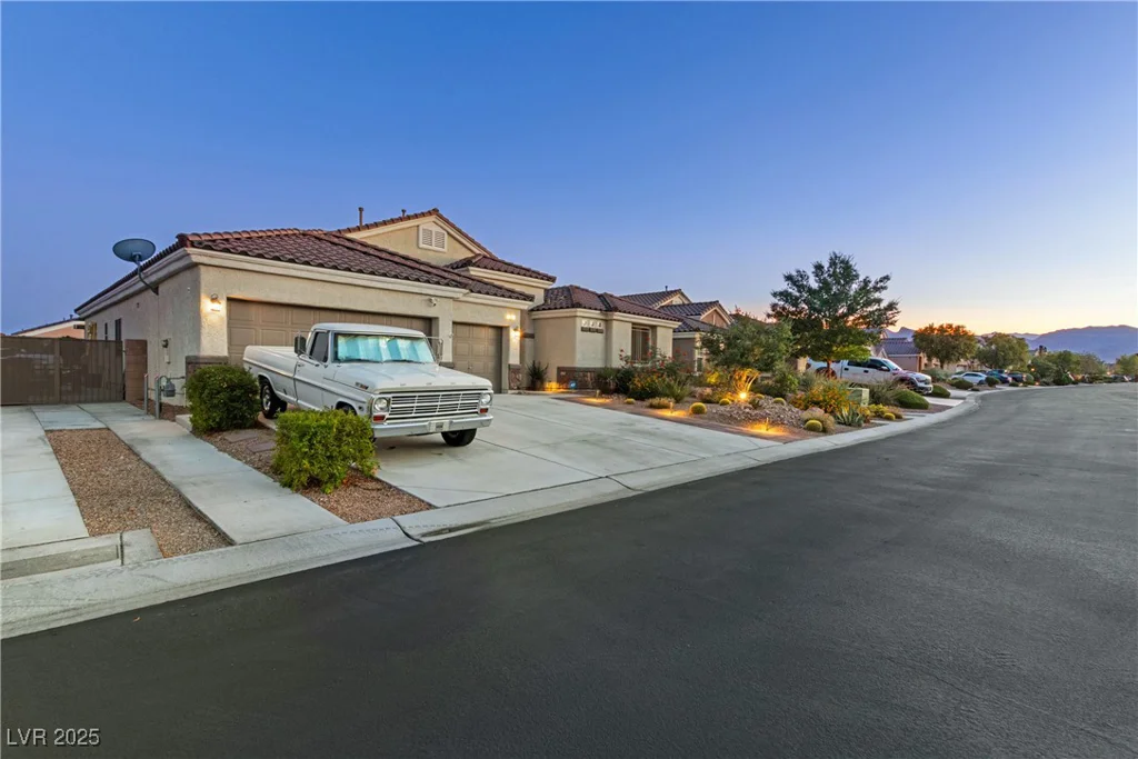 6413 White Tiger, Las Vegas, NV 89130