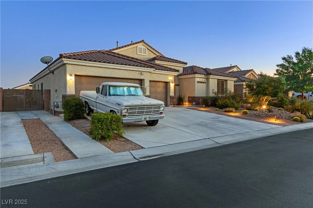 6413 White Tiger, Las Vegas, NV 89130