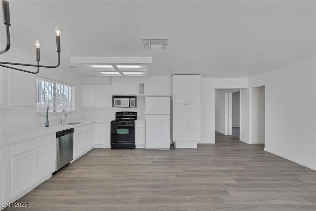6808 Waterhen, Las Vegas, NV 89108